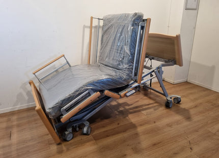 VOLKER 3-SECTION FULL OPTION LOW RYDER ELECTRIC HOSPITAL BED #34E