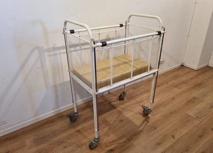 OOSTWOUD BABY CRIB #08