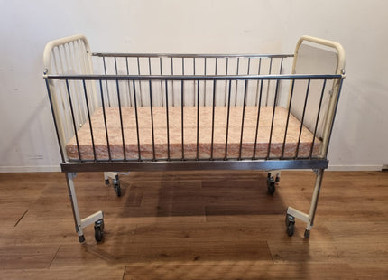 JW MEDICALS CHILDREN'S HOSPITAL BED