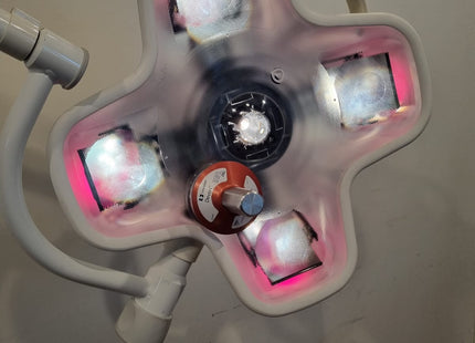 MAQUET SA MOBILE SURGICAL LIGHT