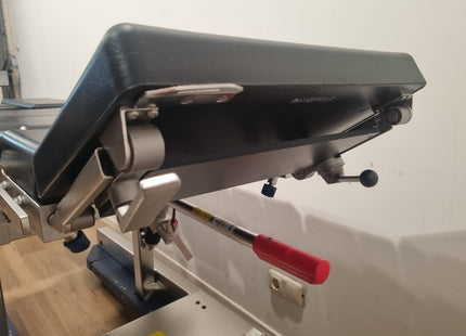 MAQUET 1150 OPERATING TABLE WITH A MOUNTABLE COLUMN