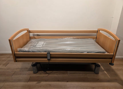 Stiegelmeyer Elvido-Brevo Electric 3-Section Full Option Hospital Bed #11G