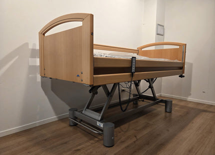 Stiegelmeyer Elvido-Brevo Electric 3-Section Full Option Hospital Bed #11G