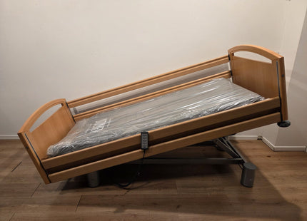 Stiegelmeyer Elvido-Brevo Electric 3-Section Full Option Hospital Bed #11G