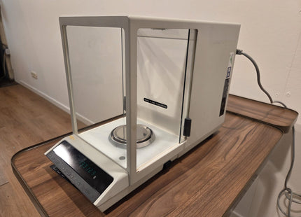 Mettler Toledo AE 260 DeltaRange scale