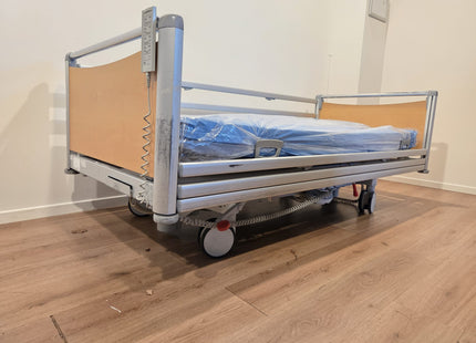 Haelvoet Aron Electric 3-Section  Hospital Bed #32