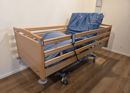 Stiegelmeyer Elvido-Vano Electric 3-Section Full Option Hospital Bed #11K