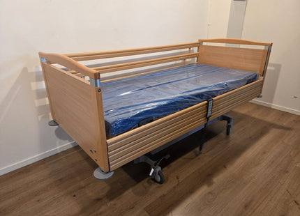 Stiegelmeyer Elvido-Vano Electric 3-Section Full Option Hospital Bed #11K