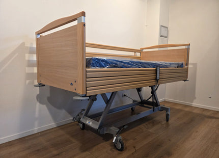 Stiegelmeyer Elvido-Vano Electric 3-Section Full Option Hospital Bed #11K