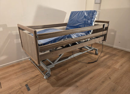 Bock Practico Lie Low 25/80 Electric Full Option 3-Section Hospital Bed #87
