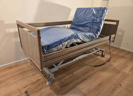 Bock Practico Lie Low 25/80 Electric Full Option 3-Section Hospital Bed #87