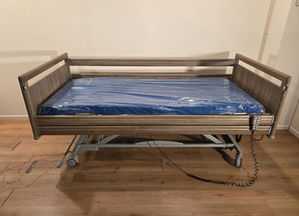 Bock Practico Lie Low 25/80 Electric Full Option 3-Section Hospital Bed #87