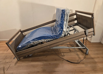 Bock Practico Lie Low 25/80 Electric Full Option 3-Section Hospital Bed #87