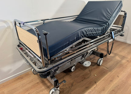 Oostwoud Opticare Nova Electric 3-Section Hospital Bed #15AZ