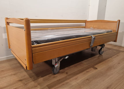 VOLKER (S280) 3-SECTION ELECTRIC HOSPITAL BED #40E