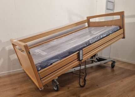 BOCK PRACTICO 3-SECTION FULL OPTION ELECTRIC HOSPITAL BED #84