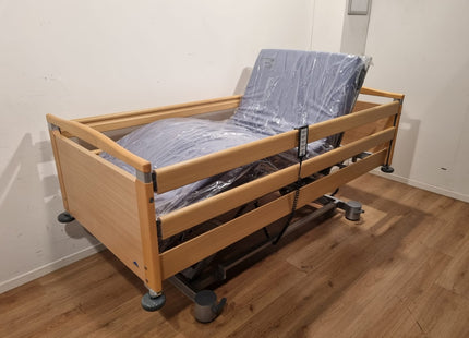 Stiegelmeyer Elvido-Vervo Electric 3-Section Full Option Hospital Bed #11E