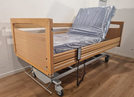 BOCK PRACTICO 3-SECTION FULL OPTION ELECTRIC HOSPITAL BED #84