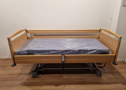 Stiegelmeyer Elvido-Vervo Electric 3-Section Full Option Hospital Bed #11E