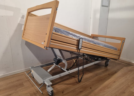 BOCK PRACTICO 3-SECTION FULL OPTION ELECTRIC HOSPITAL BED #84