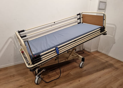 OOSTWOUD OPTICARE NOVA 3-SECTION ELECTRIC HOSPITAL BED #11