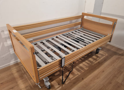 BOCK PRACTICO 3-SECTION FULL OPTION ELECTRIC HOSPITAL BED #84