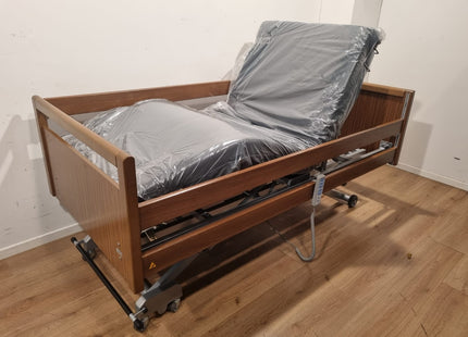 WISSNER BOSSERHOFF SENTIDA 3-SECTION FULL OPTION LOW RYDER ELECTRIC HOSPITAL BED #24G