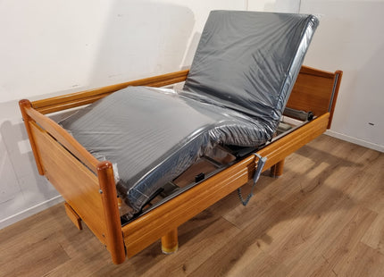 VOLKER 3-SECTION FULL OPTION ELECTRIC HOSPITAL BED #38C