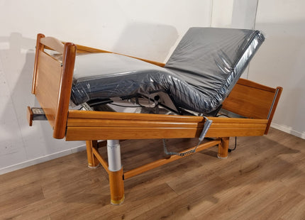 VOLKER 3-SECTION FULL OPTION ELECTRIC HOSPITAL BED #38C