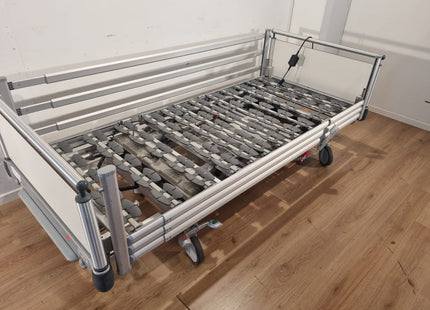 VOLKER 3-SECTION ELECTRIC HOSPITAL BED NR 00L-A (S860-2)