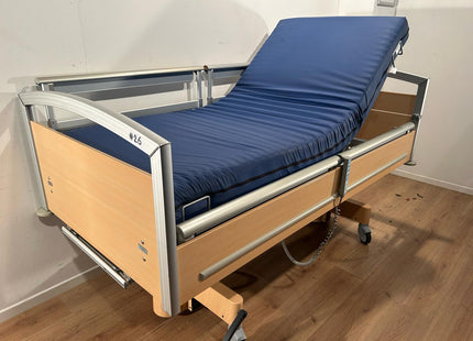WISSNER BOSSERHOFF ESTETICA 3-SECTION FULL OPTION ELECTRIC HOSPITAL BED NR 26