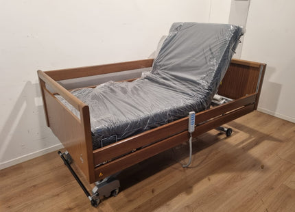 WISSNER BOSSERHOFF SENTIDA 3-SECTION FULL OPTION LOW RYDER ELECTRIC HOSPITAL BED #24G