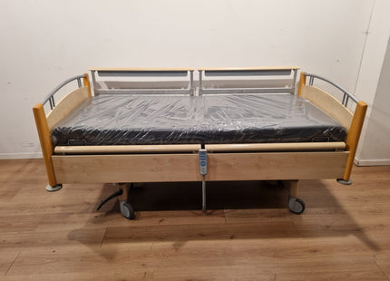 WISSNER BOSSERHOFF ESTETICA 3-SECTION FULL OPTION ELECTRIC HOSPITAL BED #26B