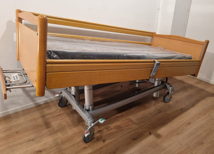 VOLKER (S280) 3-SECTION ELECTRIC HOSPITAL BED #40E