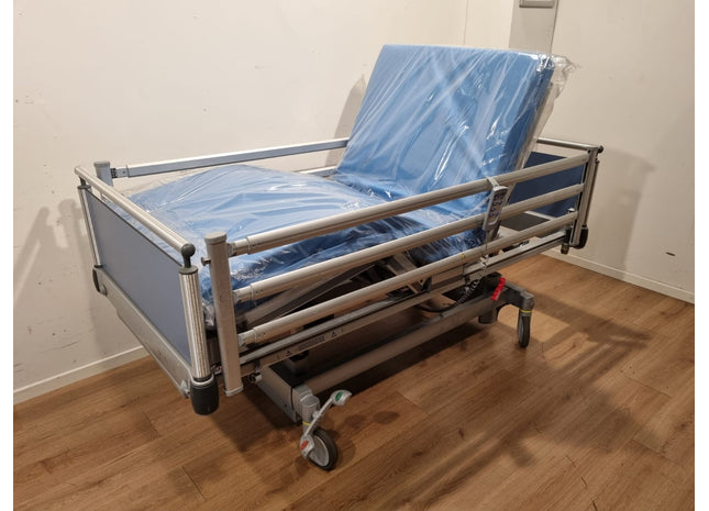 Voelker S862-2W Short Electric 3-Section Hospital Bed #00L-S