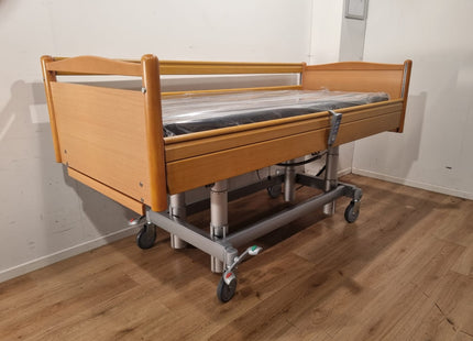 VOLKER (S280) 3-SECTION ELECTRIC HOSPITAL BED #40E