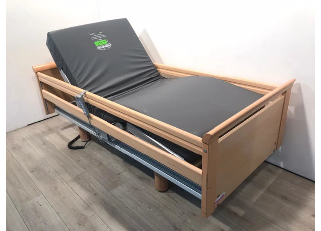 VOLKER 3-SECTION FULL OPTION ELECTRIC HOSPITAL BED NR 37