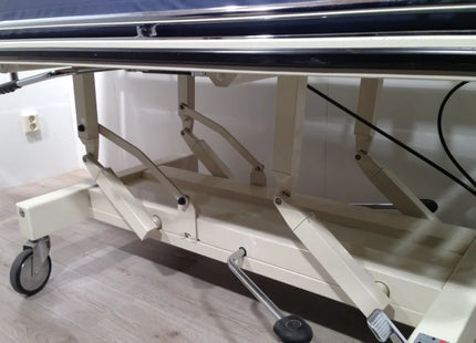 OOSTWOUD OPTI CARE NOVA 2-SECTION HYDRAULIC CHILDREN HOSPITAL BED NR 10